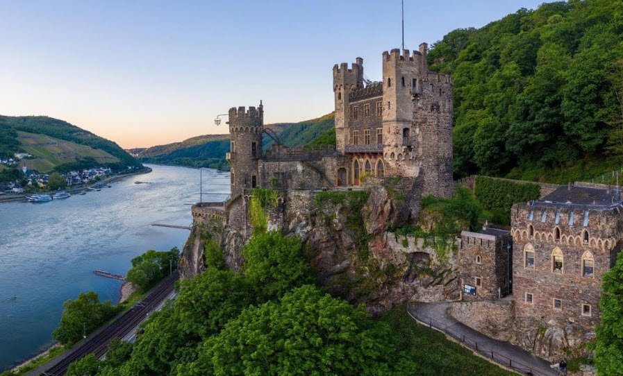 Burg Hohenhundersingen, Germany